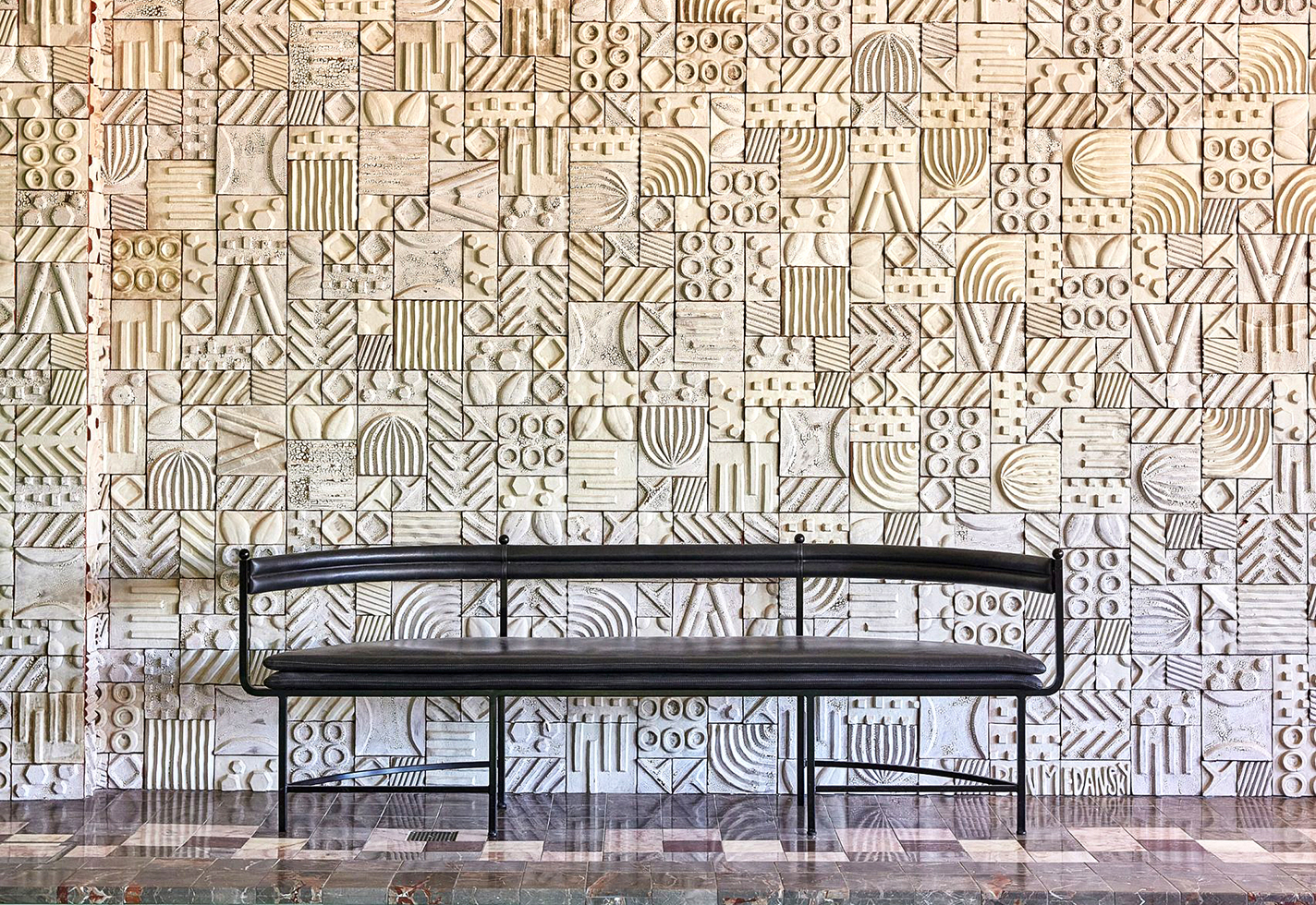 Ceramic pool wall installation